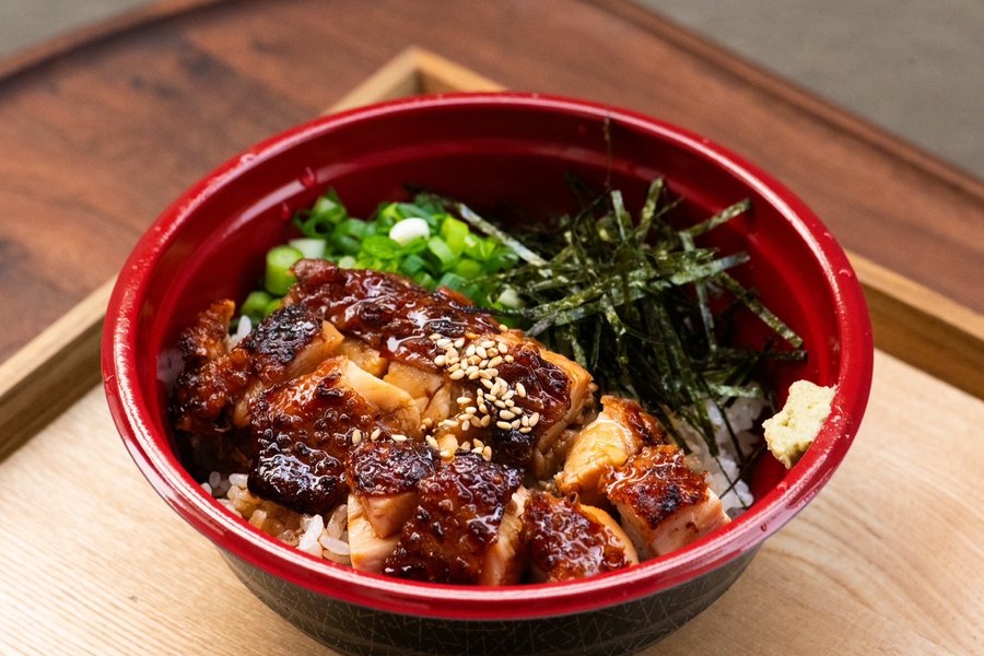 炭火焼 鶏まぶし丼 オルガン